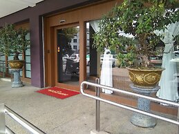 Grand Medallion Hotel