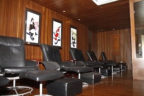 Grand Medallion Hotel