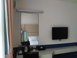 Grand Medallion Hotel