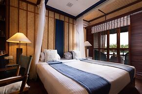 Yathra Houseboat