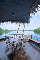 Yathra Houseboat