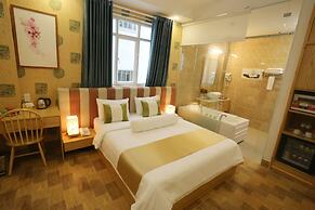 Thuy Sakura Hotel & Serviced Apartment