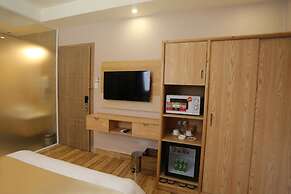 Thuy Sakura Hotel & Serviced Apartment
