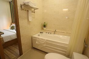 Thuy Sakura Hotel & Serviced Apartment