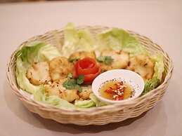 Thuy Sakura Hotel & Serviced Apartment