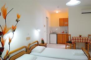 Nikos 2 Studios & Apartments