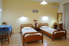 Nikos 2 Studios & Apartments