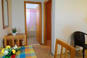 Nikos 2 Studios & Apartments