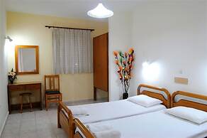 Nikos 2 Studios & Apartments