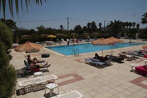 Nikos 2 Studios & Apartments