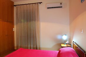 Nikos 2 Studios & Apartments