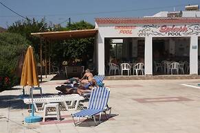 Nikos 2 Studios & Apartments