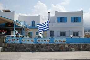 Socrates Apartments & Restaurant