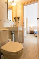 Socrates Apartments & Restaurant