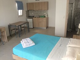 Socrates Apartments & Restaurant