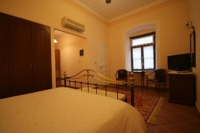 Phaedra Hotel