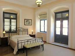 Phaedra Hotel