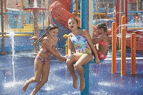 Courtyard by Marriott Anaheim Theme Park Entrance