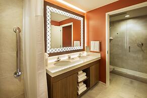 Courtyard by Marriott Anaheim Theme Park Entrance