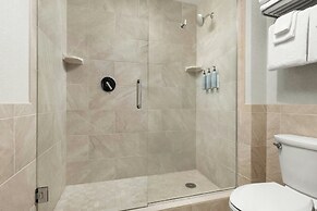 Courtyard by Marriott Anaheim Theme Park Entrance