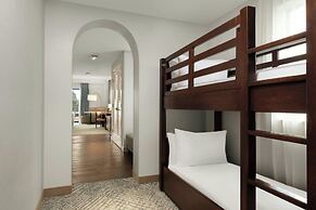 Courtyard by Marriott Anaheim Theme Park Entrance