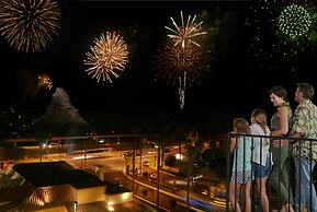 Courtyard by Marriott Anaheim Theme Park Entrance