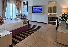 Cenang Plaza Beach Hotel