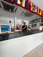 Cenang Plaza Beach Hotel