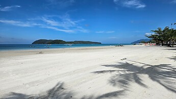 Cenang Plaza Beach Hotel