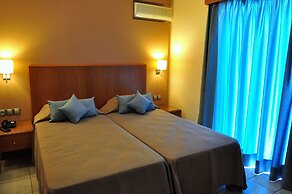 Sandy's Studios Apartments & Log Villas