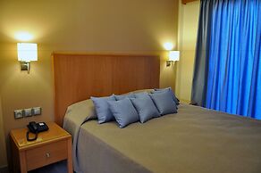 Sandy's Studios Apartments & Log Villas