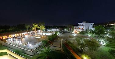 Sandy's Studios Apartments & Log Villas