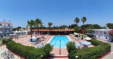 Sandy's Studios Apartments & Log Villas