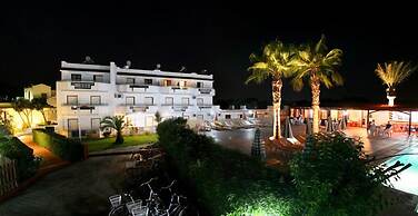 Sandy's Studios Apartments & Log Villas