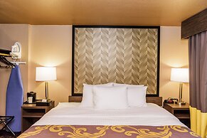 AArya Hotel By Niagara Fashion Outlets