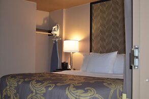 AArya Hotel By Niagara Fashion Outlets
