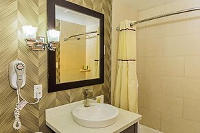 AArya Hotel By Niagara Fashion Outlets