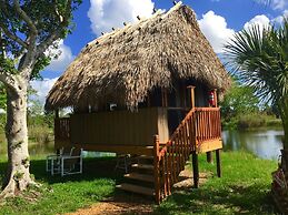 Everglades Chickee Cottages - Ochopee
