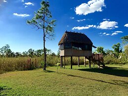 Everglades Chickee Cottages - Ochopee