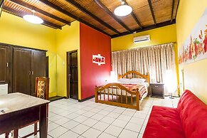 Par May La's Inn