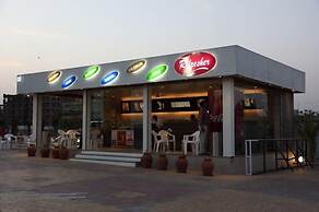 Pearl Hotel & Banquets