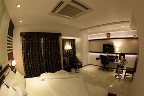 Pearl Hotel & Banquets