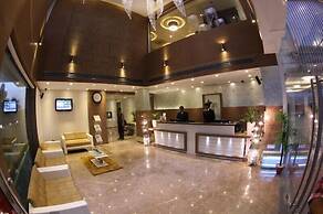 Pearl Hotel & Banquets