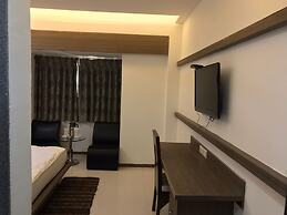 Pearl Hotel & Banquets