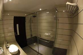 Pearl Hotel & Banquets