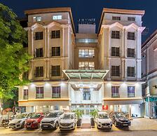 Hotel Summit