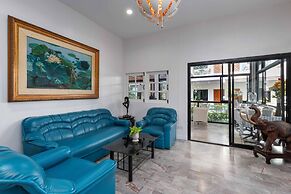 Charlie House Pinklao