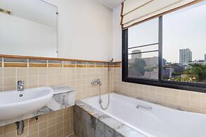 Charlie House Pinklao