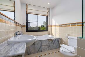 Charlie House Pinklao