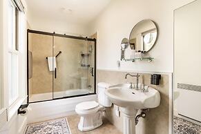 B&B Hillhouse
